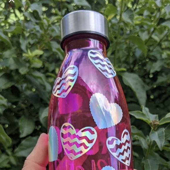 Pink Personalized 22oz. BPA FREE Holographic Heart Design Water Bottle - Picture 8 of 10